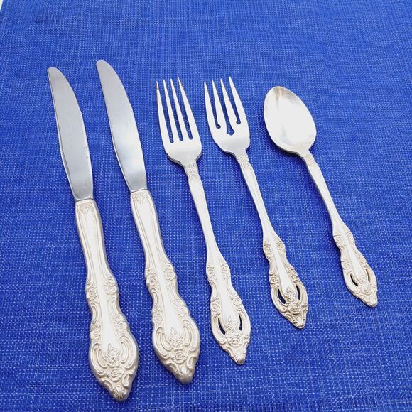 Oneida Community SILVER ARTISTRY Lot 6 Teaspoon Fork Knives Silverplate Flatware - Picture 1 of 4